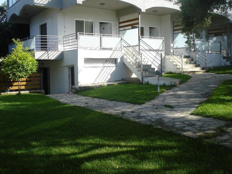 Villa Riza ภายนอก รูปภาพ
