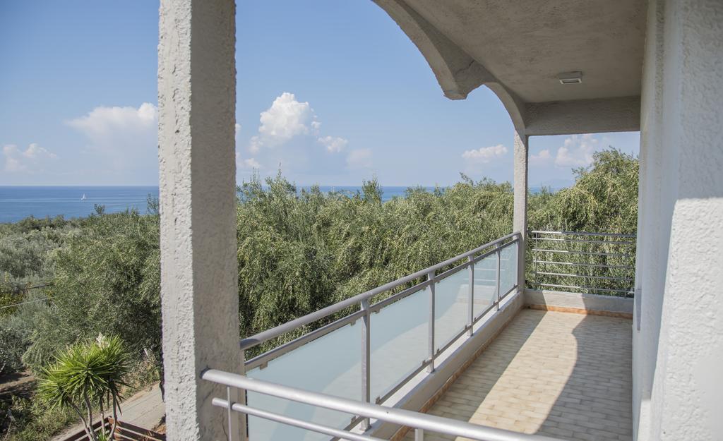 Villa Riza ภายนอก รูปภาพ